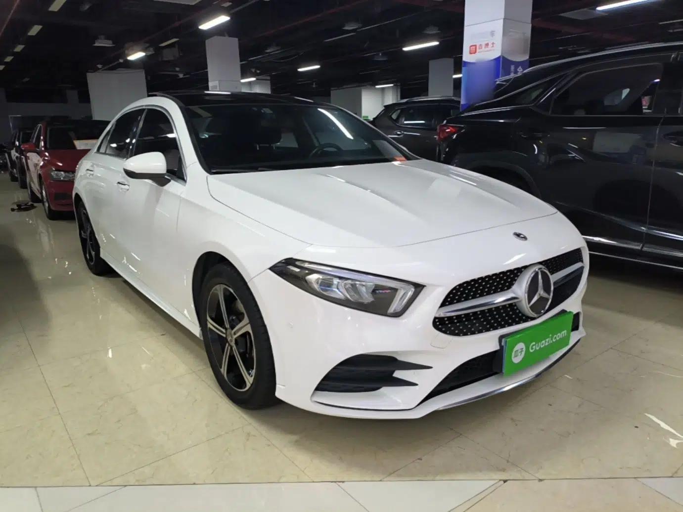 Mercedes-Benz A-Class 2022 Revised Version A 200 L Sport Sedan Fashionable Style — миниатюра 3