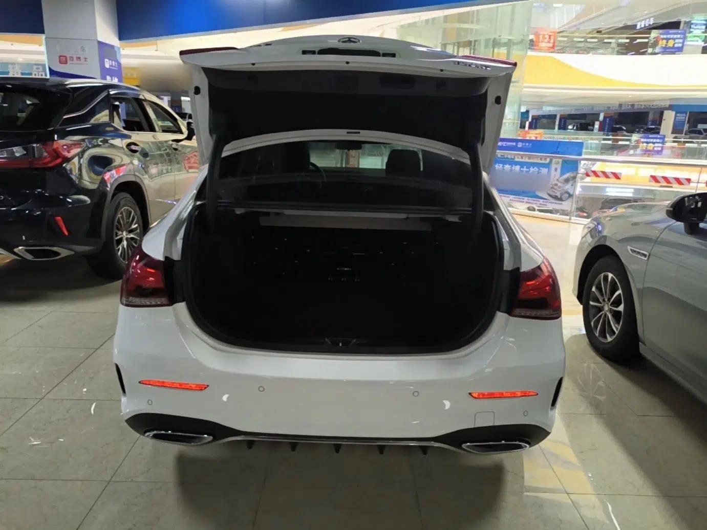 Mercedes-Benz A-Class 2022 Revised Version A 200 L Sport Sedan Fashionable Style — миниатюра 22