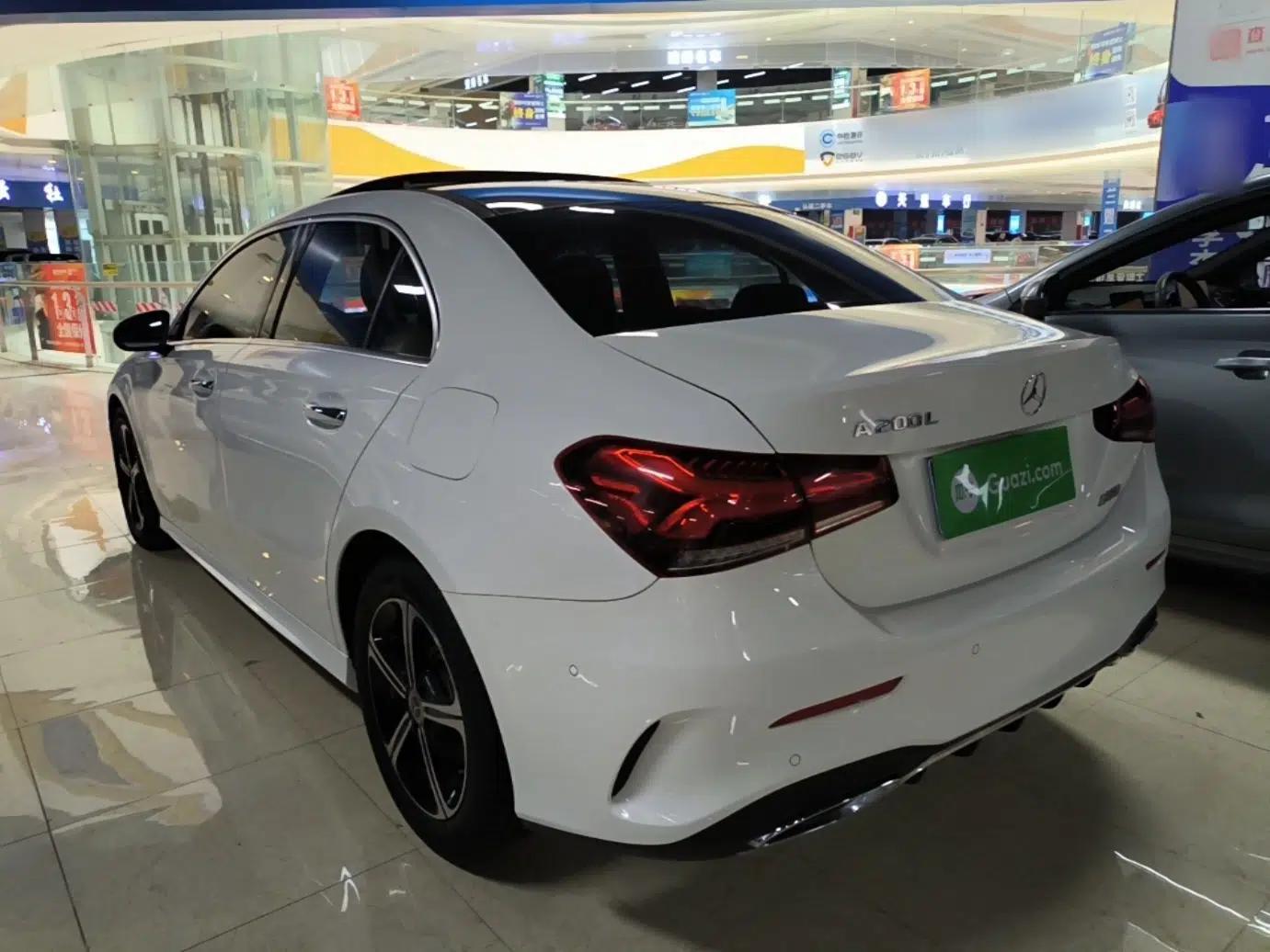 Mercedes-Benz A-Class 2022 Revised Version A 200 L Sport Sedan Fashionable Style — миниатюра 4