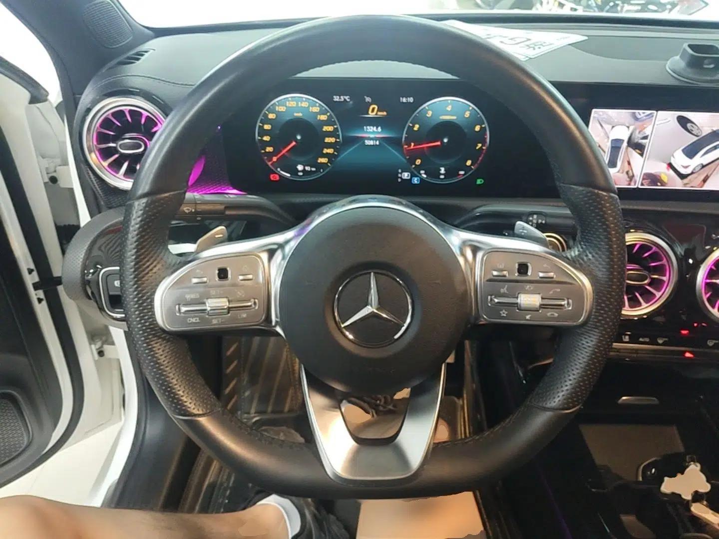 Mercedes-Benz A-Class 2021 A 200 L Sport Sedan Fashion Model — миниатюра 13