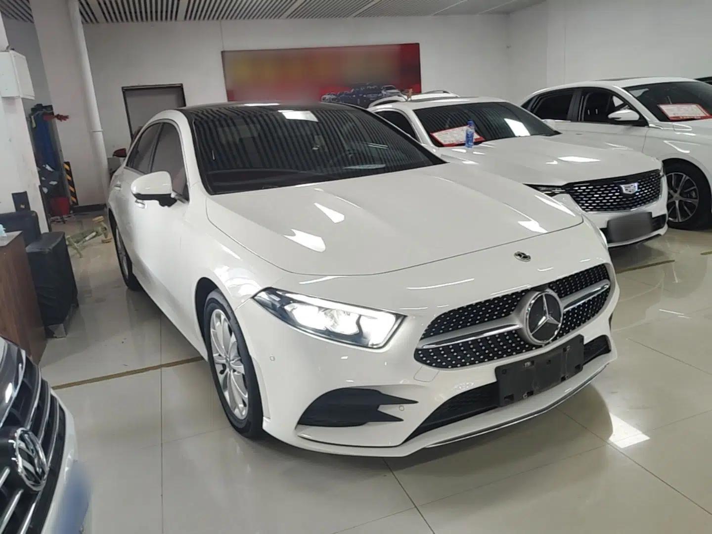 Mercedes-Benz A-Class 2021 A 200 L Sport Sedan Fashion Model — миниатюра 3