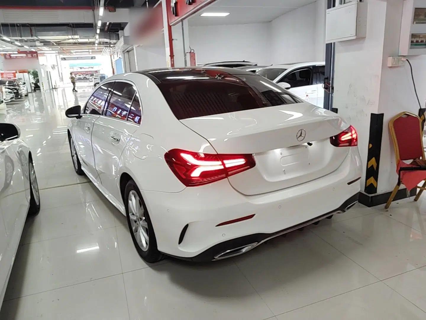 Mercedes-Benz A-Class 2021 A 200 L Sport Sedan Fashion Model — миниатюра 4
