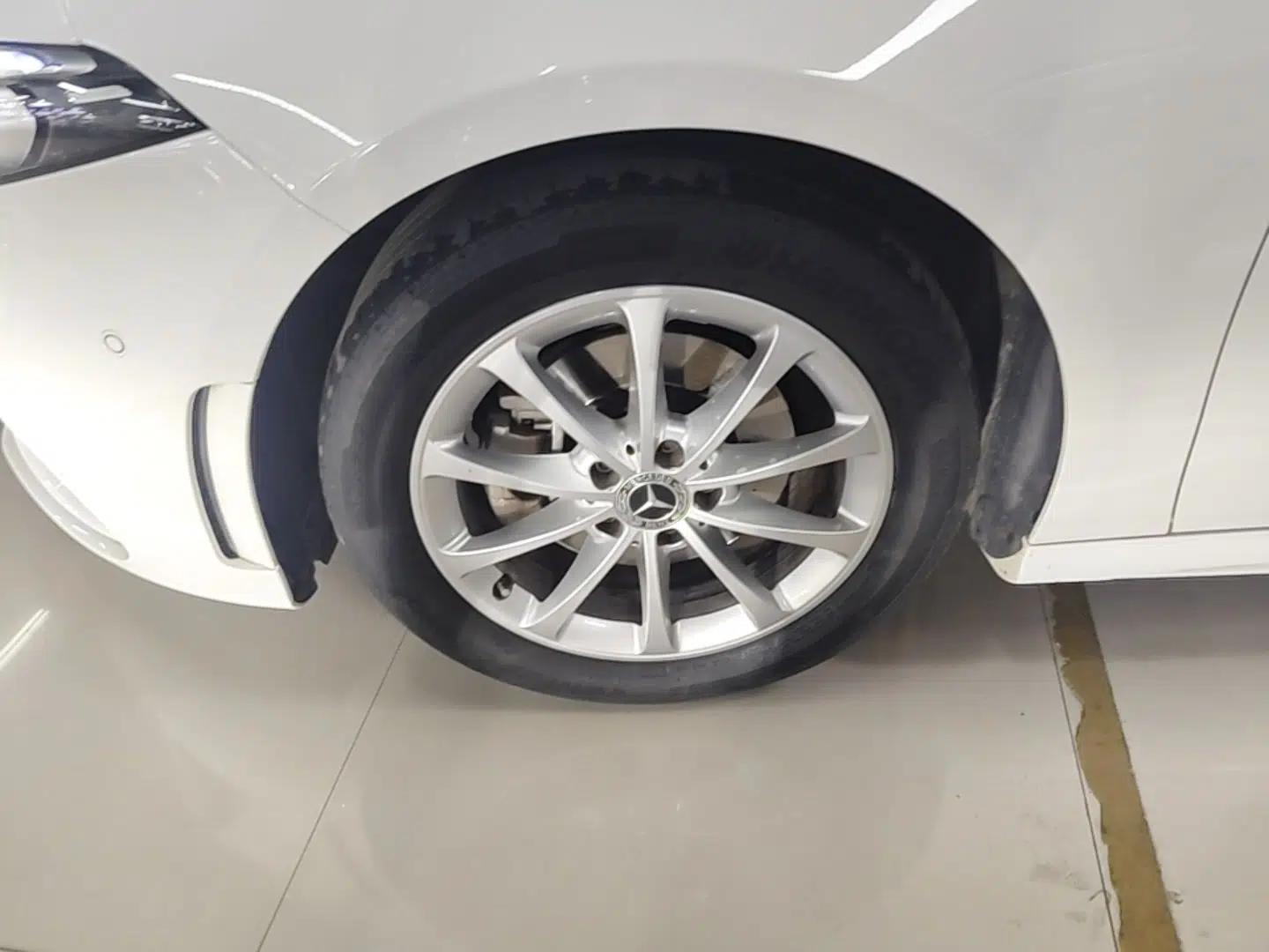 Mercedes-Benz A-Class 2021 A 200 L Sport Sedan Fashion Model — миниатюра 10