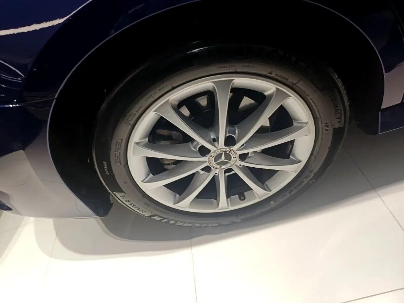 Mercedes-Benz A-Class 2021 A 200 L Sport Sedan Fashion Model — миниатюра 11