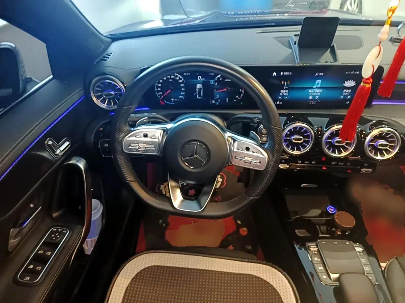 Mercedes-Benz A-Class 2021 A 200 L Sport Sedan Fashion Model — миниатюра 13