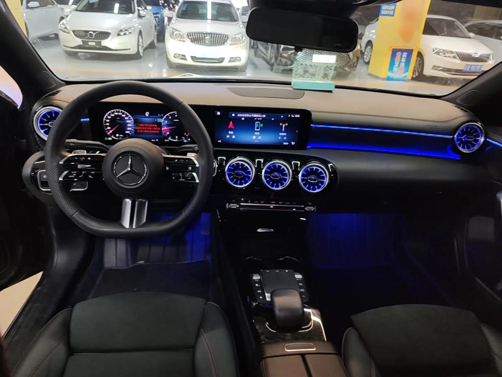 Mercedes-Benz A-Class 2023 A 200 L Fashion Model — миниатюра 12