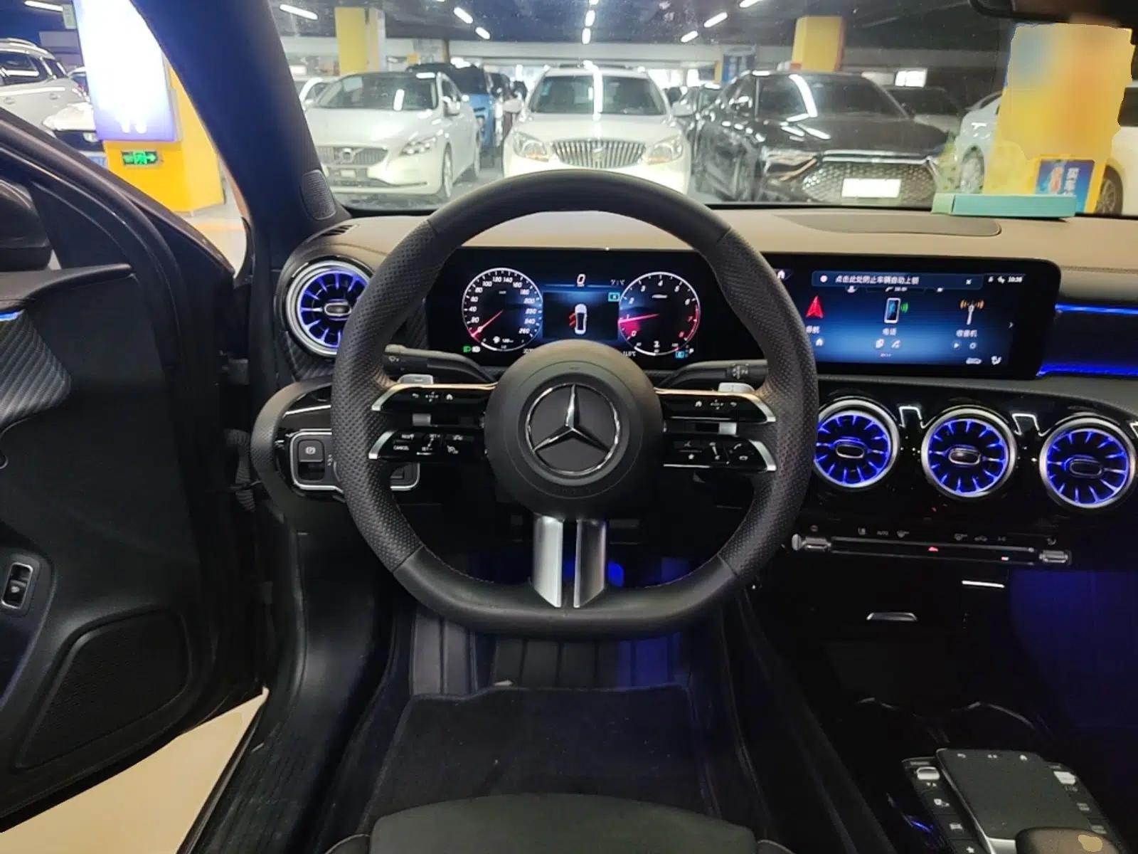 Mercedes-Benz A-Class 2023 A 200 L Fashion Model — миниатюра 13