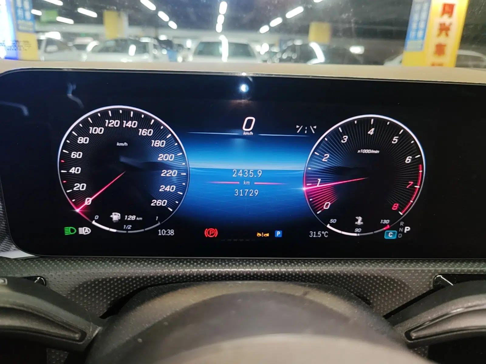 Mercedes-Benz A-Class 2023 A 200 L Fashion Model — миниатюра 14
