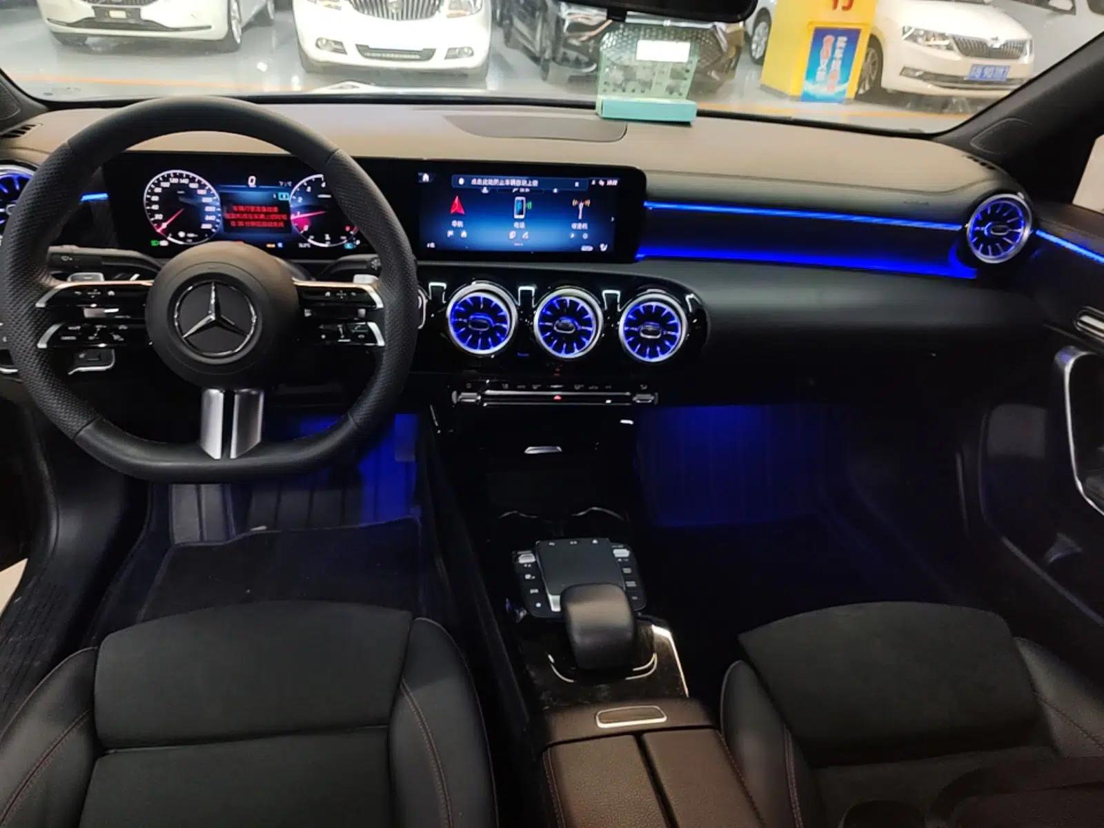 Mercedes-Benz A-Class 2023 A 200 L Fashion Model — миниатюра 15