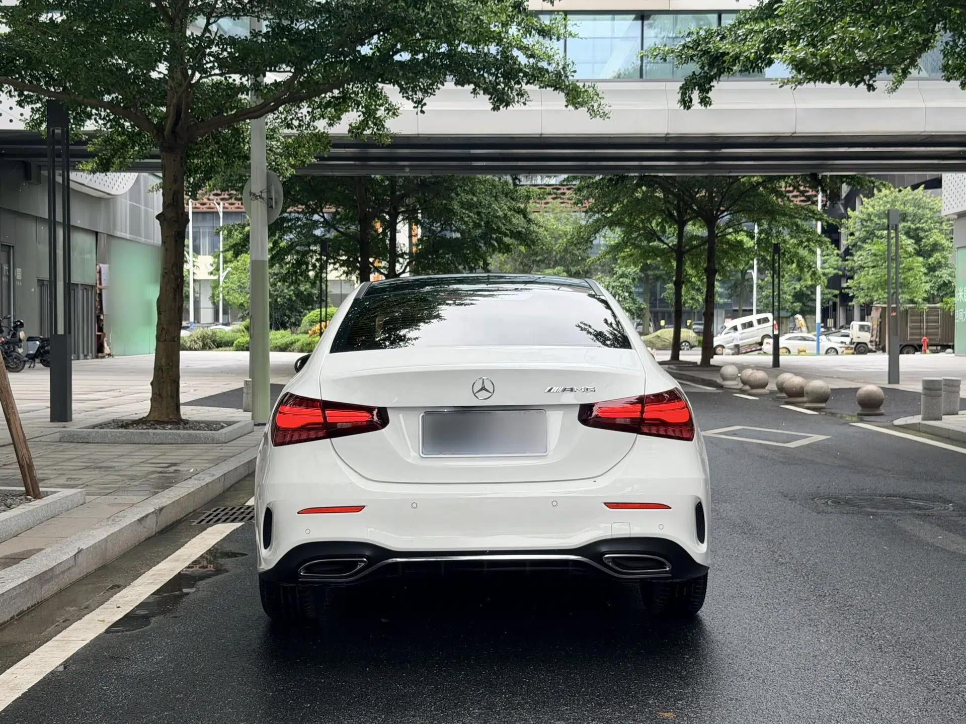 Mercedes-Benz A-Class 2024 A 200 L Fashion Model — миниатюра 19