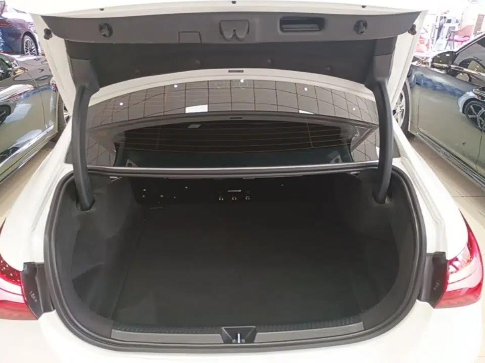 Mercedes-Benz A-Class 2024 A 200 L Fashion Model — миниатюра 33