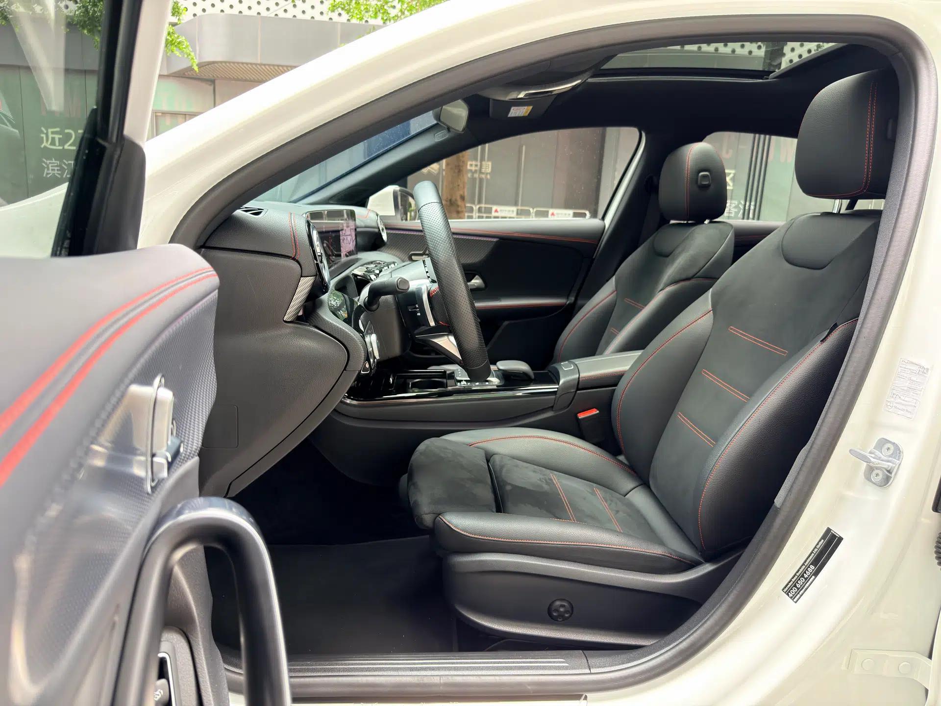 Mercedes-Benz A-Class 2024 A 200 L Fashion Model — миниатюра 38