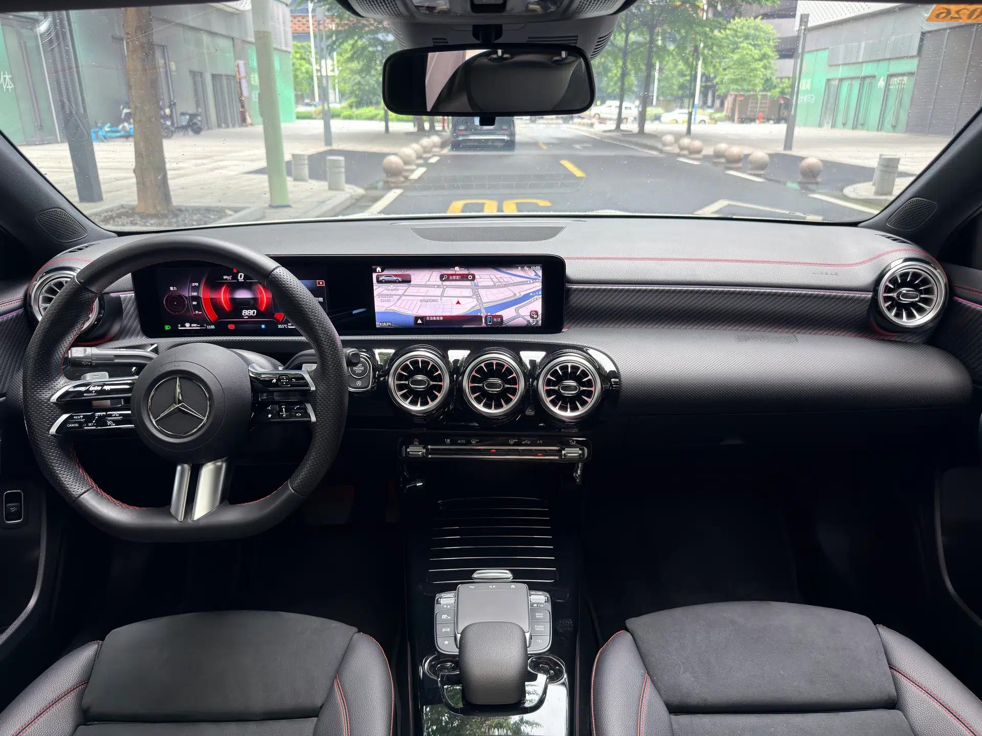 Mercedes-Benz A-Class 2024 A 200 L Fashion Model — миниатюра 39