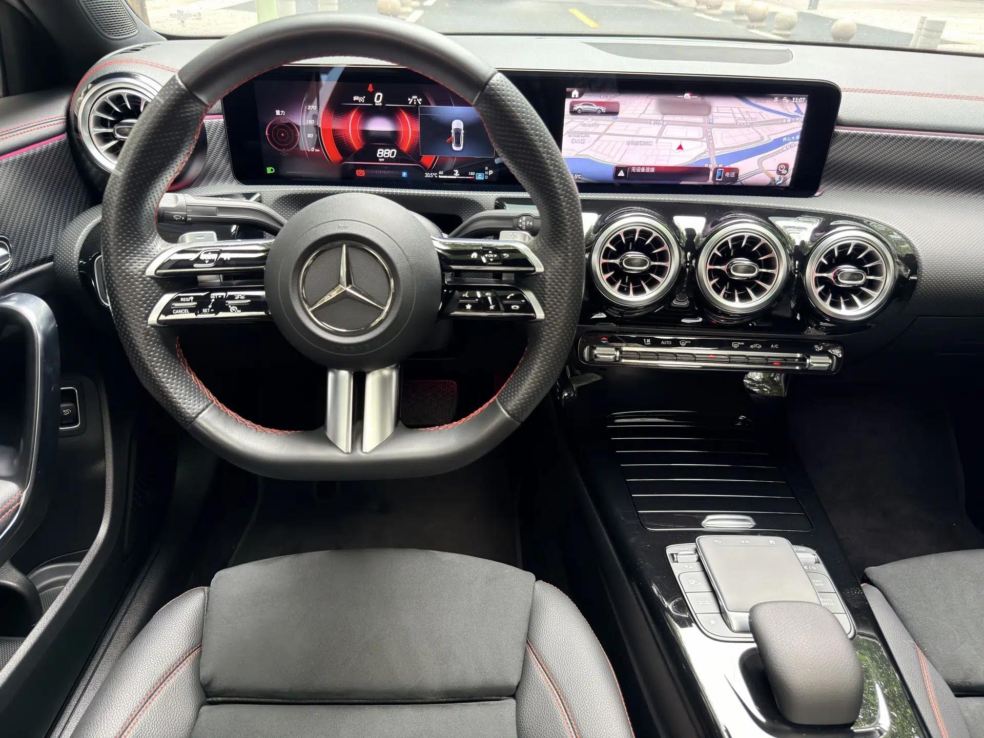 Mercedes-Benz A-Class 2024 A 200 L Fashion Model — миниатюра 40