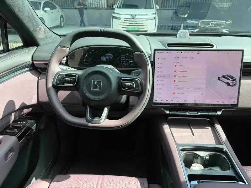 ZEEKR 7X 2026 75kWh Rear-Wheel Drive Max Edition — миниатюра 17