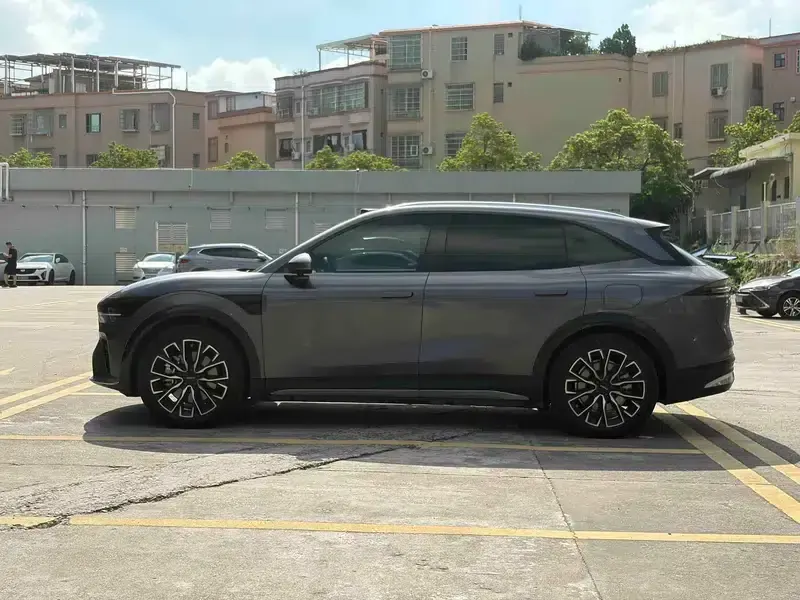 ZEEKR 7X 2026 75kWh Rear-Wheel Drive Max Edition — миниатюра 3