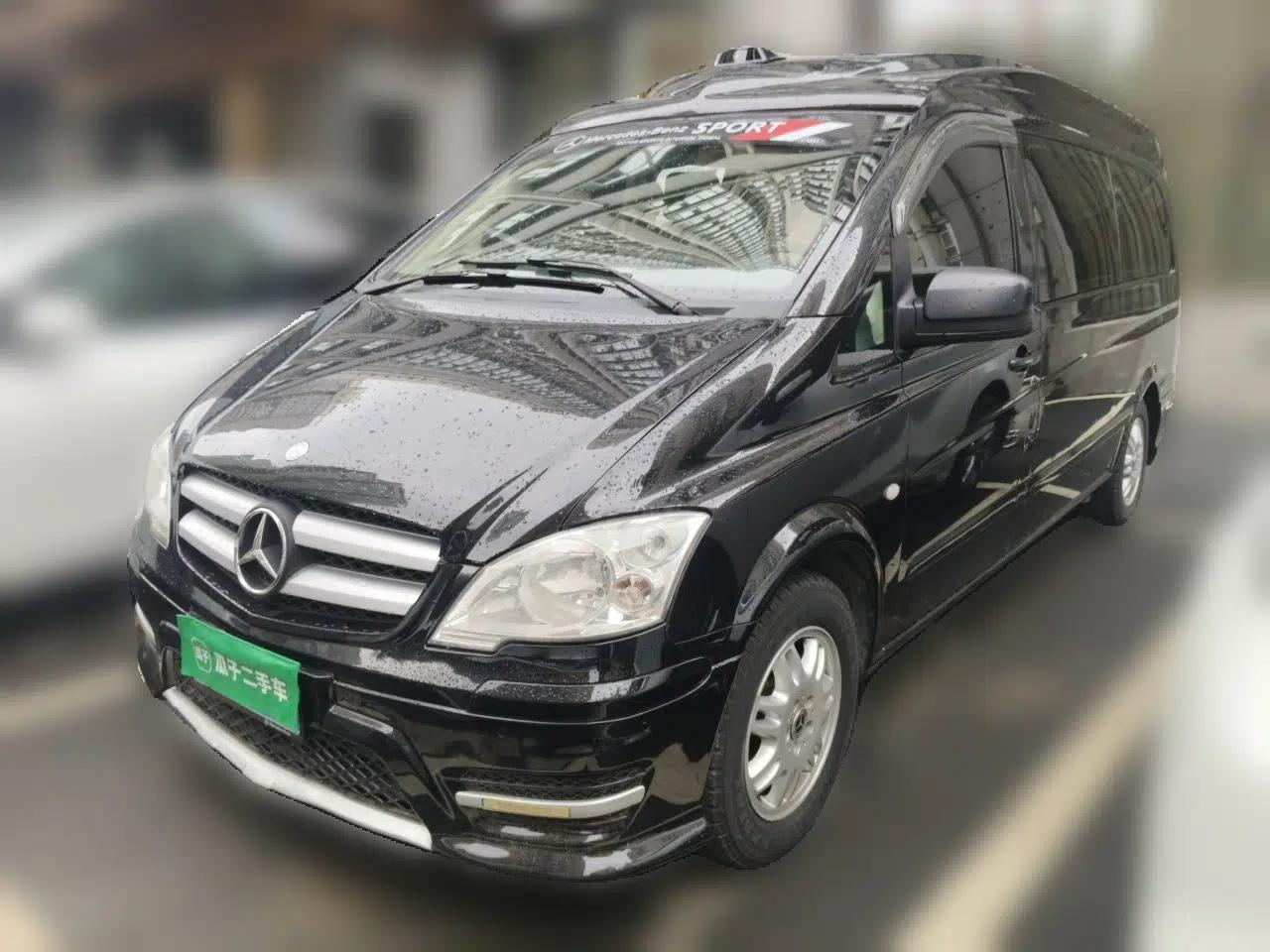 Mercedes-Benz Vito 2013 Mercedes-Benz Viano 2.5L automatic, 6-seater, gasoline-powered (with a custom high roof) — миниатюра 1
