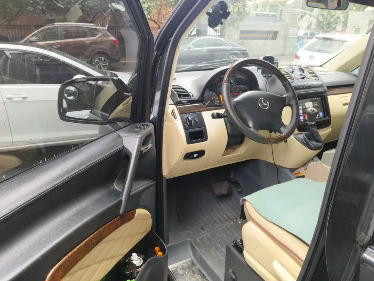 Mercedes-Benz Vito 2013 Mercedes-Benz Viano 2.5L automatic, 6-seater, gasoline-powered (with a custom high roof) — миниатюра 16