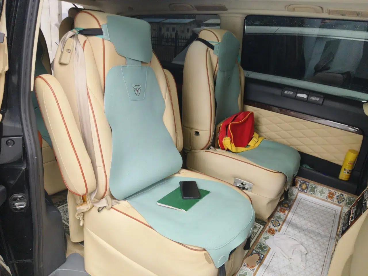 Mercedes-Benz Vito 2013 Mercedes-Benz Viano 2.5L automatic, 6-seater, gasoline-powered (with a custom high roof) — миниатюра 17