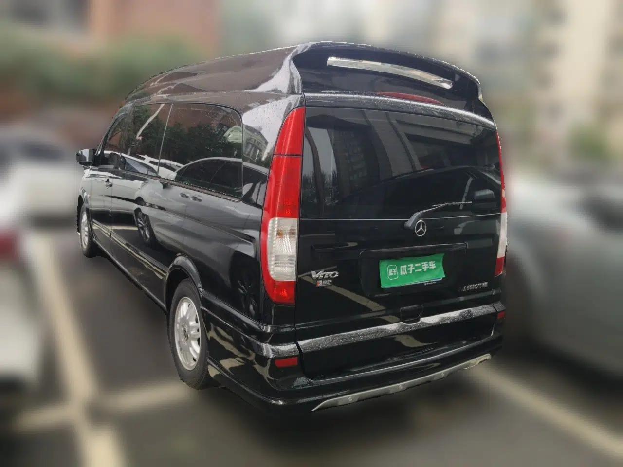 Mercedes-Benz Vito 2013 Mercedes-Benz Viano 2.5L automatic, 6-seater, gasoline-powered (with a custom high roof) — миниатюра 4