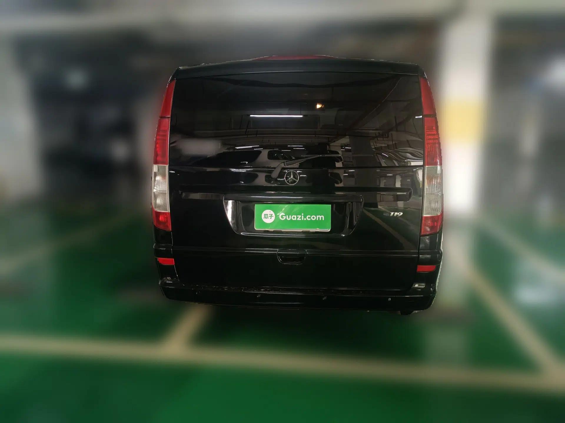 Mercedes-Benz Vito 2011 2.5L 7-seater executive version — миниатюра 5