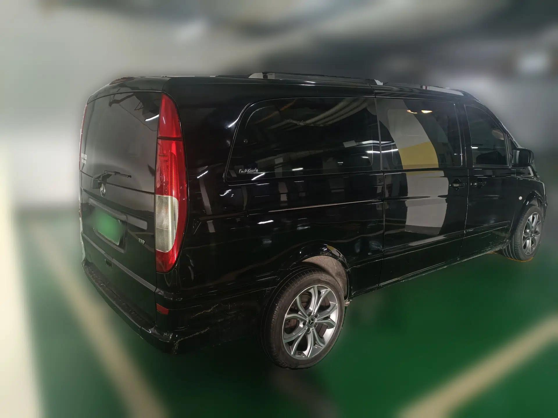 Mercedes-Benz Vito 2011 2.5L 7-seater executive version — миниатюра 6