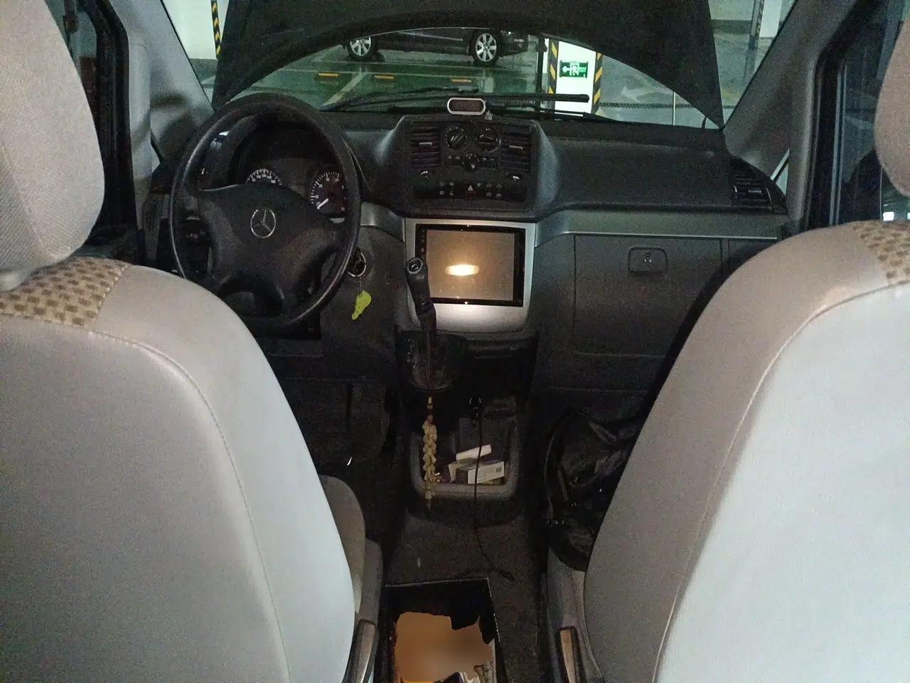 Mercedes-Benz Vito 2011 2.5L 7-seater executive version — миниатюра 9