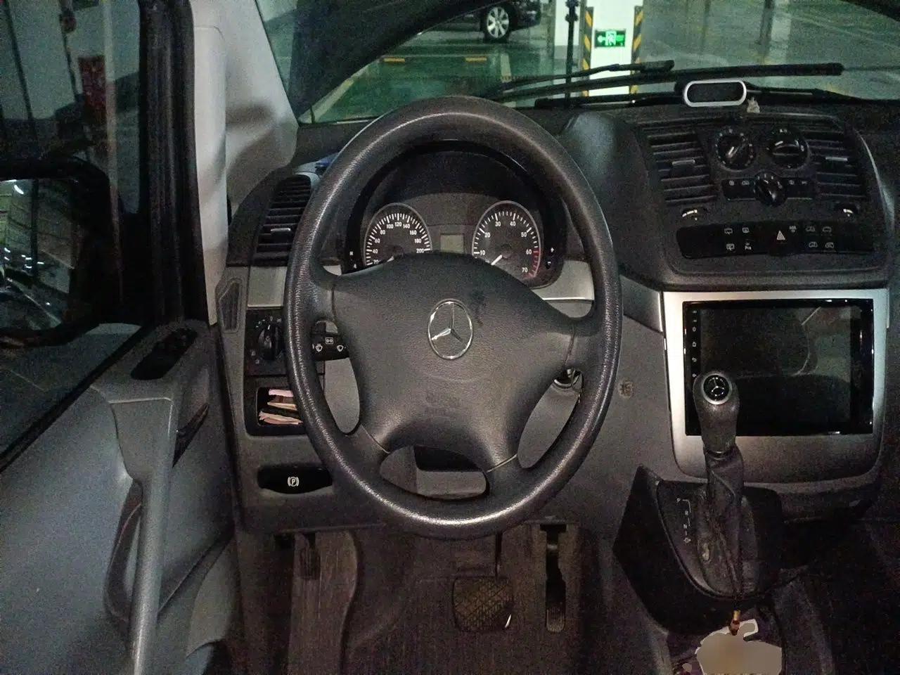 Mercedes-Benz Vito 2011 2.5L 7-seater executive version — миниатюра 10