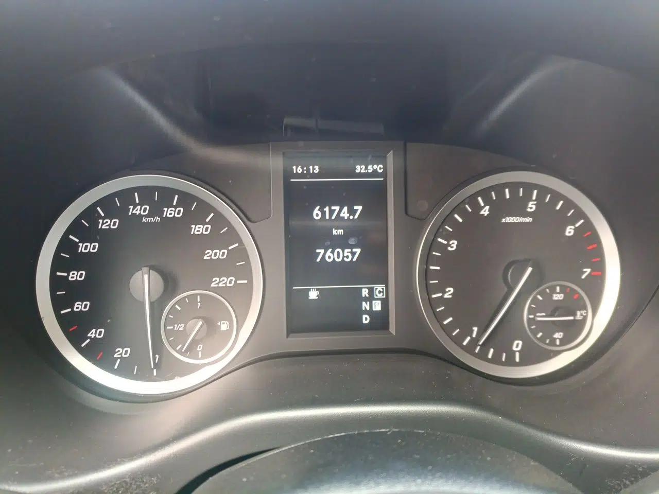 Mercedes-Benz Vito 2021 2.0T Elite Version 7 Seats — миниатюра 11