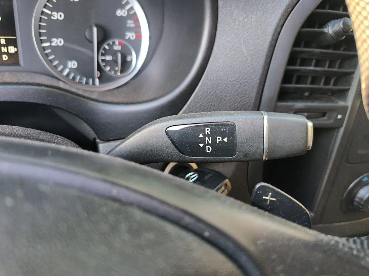 Mercedes-Benz Vito 2016 2.0T Elite Version 9-seater — миниатюра 14