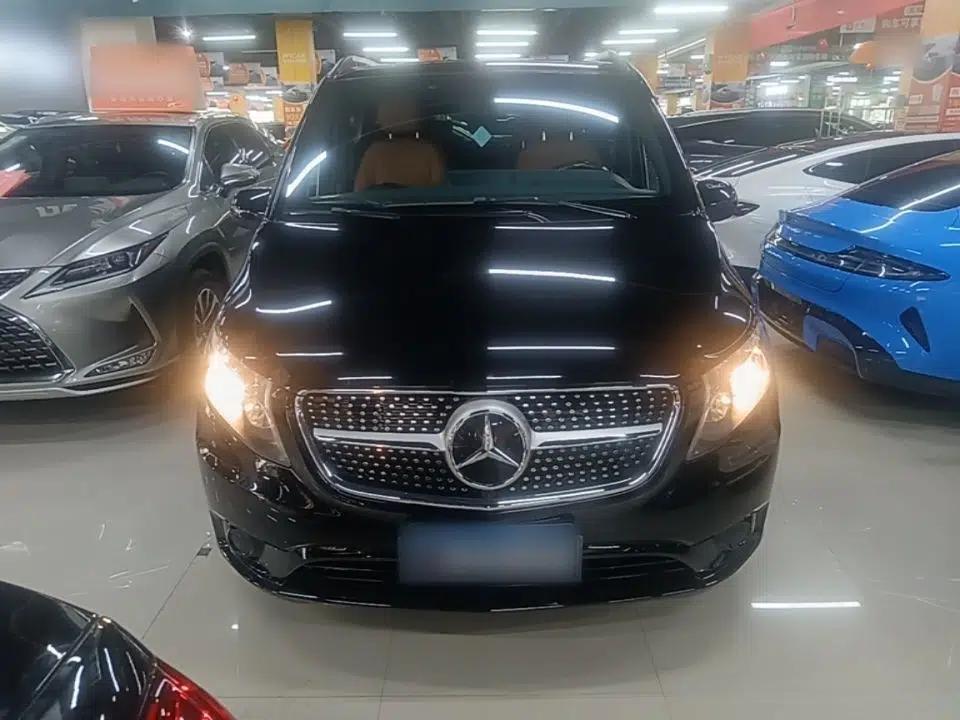 Mercedes-Benz Vito 2023 2.0T Elite Version 7 Seats — миниатюра 2