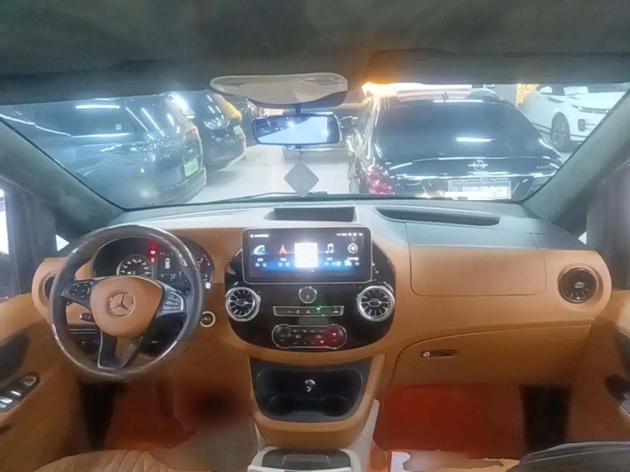 Mercedes-Benz Vito 2023 2.0T Elite Version 7 Seats — миниатюра 12