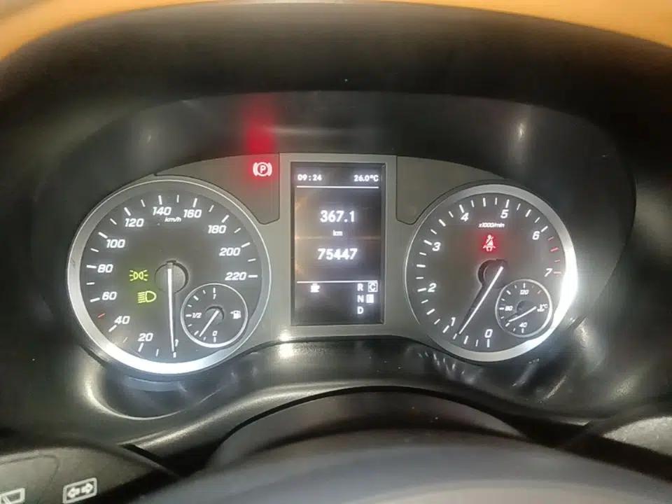 Mercedes-Benz Vito 2023 2.0T Elite Version 7 Seats — миниатюра 14