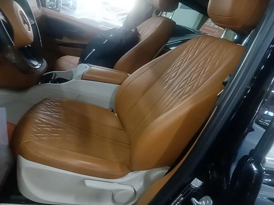 Mercedes-Benz Vito 2023 2.0T Elite Version 7 Seats — миниатюра 17