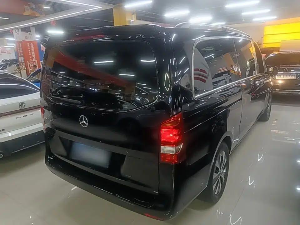 Mercedes-Benz Vito 2023 2.0T Elite Version 7 Seats — миниатюра 6