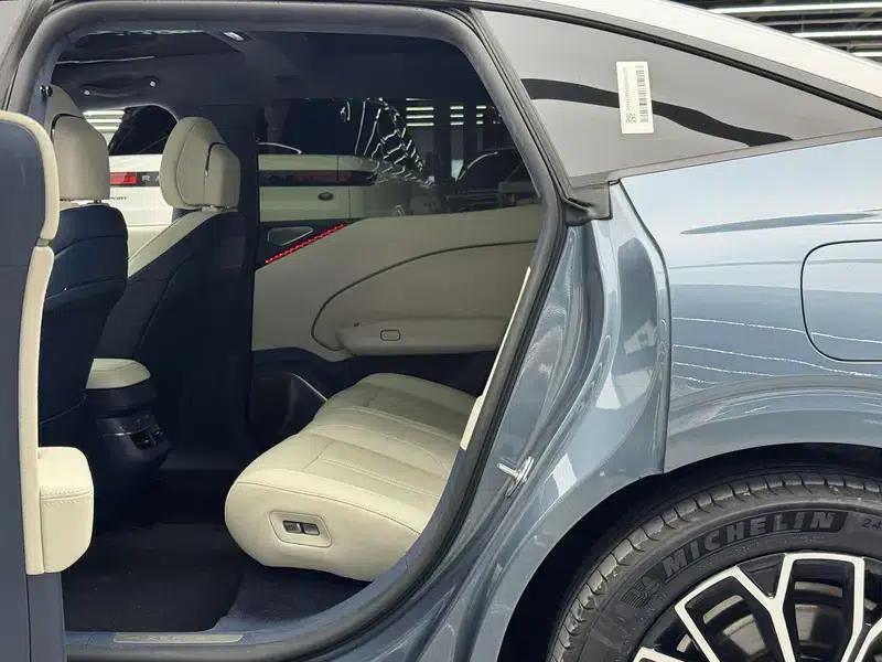 ZEEKR 007 2024 Rear-Wheel Drive Enhanced Version 75kWh — миниатюра 19