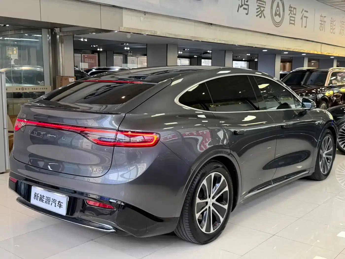 Zhijie R7 2024 Pure Electric 802km Max — миниатюра 5