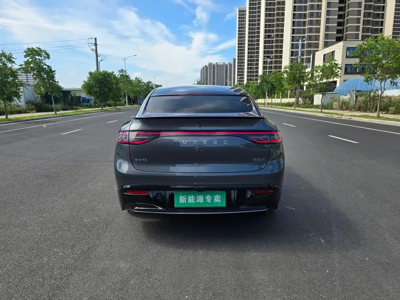 Zhijie R7 2024 Pure Electric 802km Max — миниатюра 8