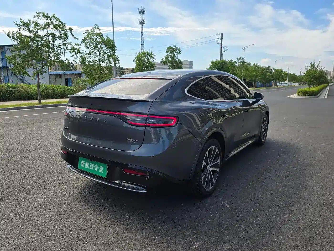Zhijie R7 2024 Pure Electric 802km Max — миниатюра 9