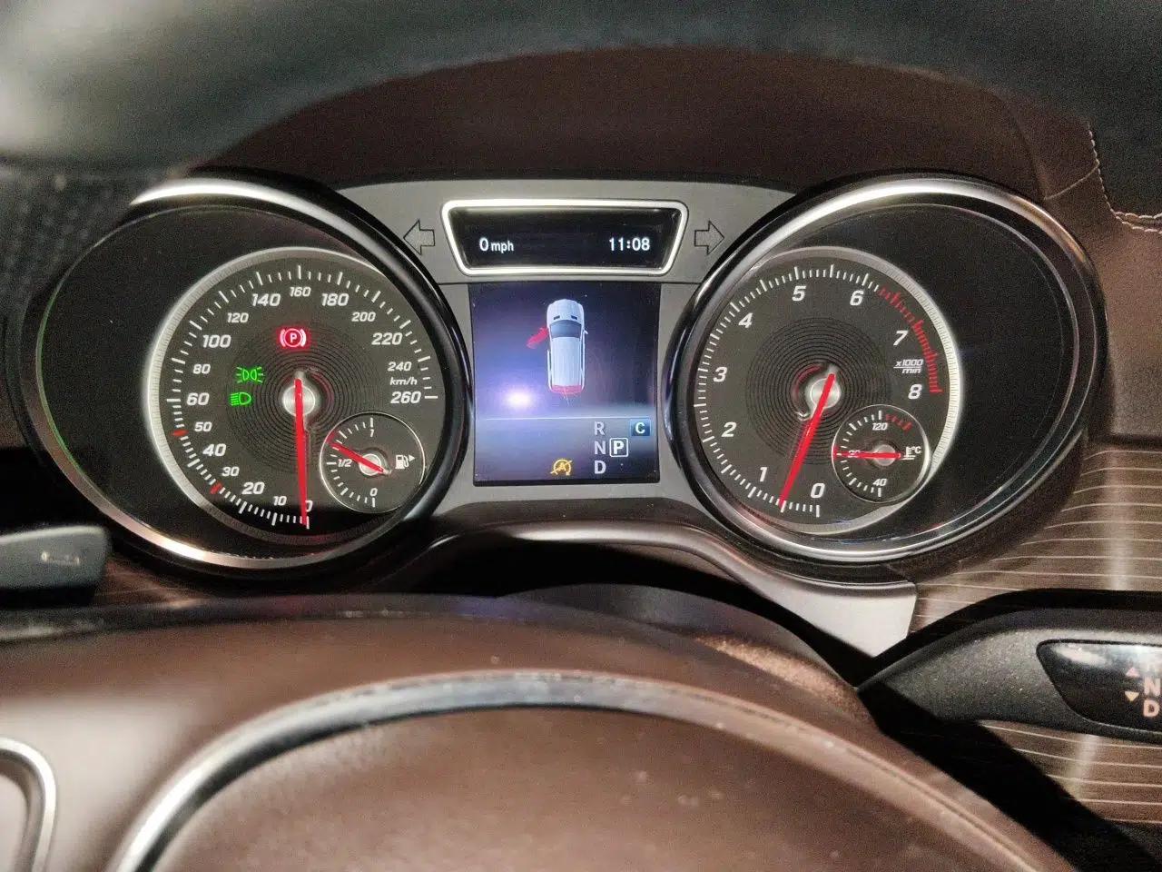 Mercedes-Benz GLE 2018 GLE 320 4MATIC Dynamic Edition Collector's Edition — миниатюра 11