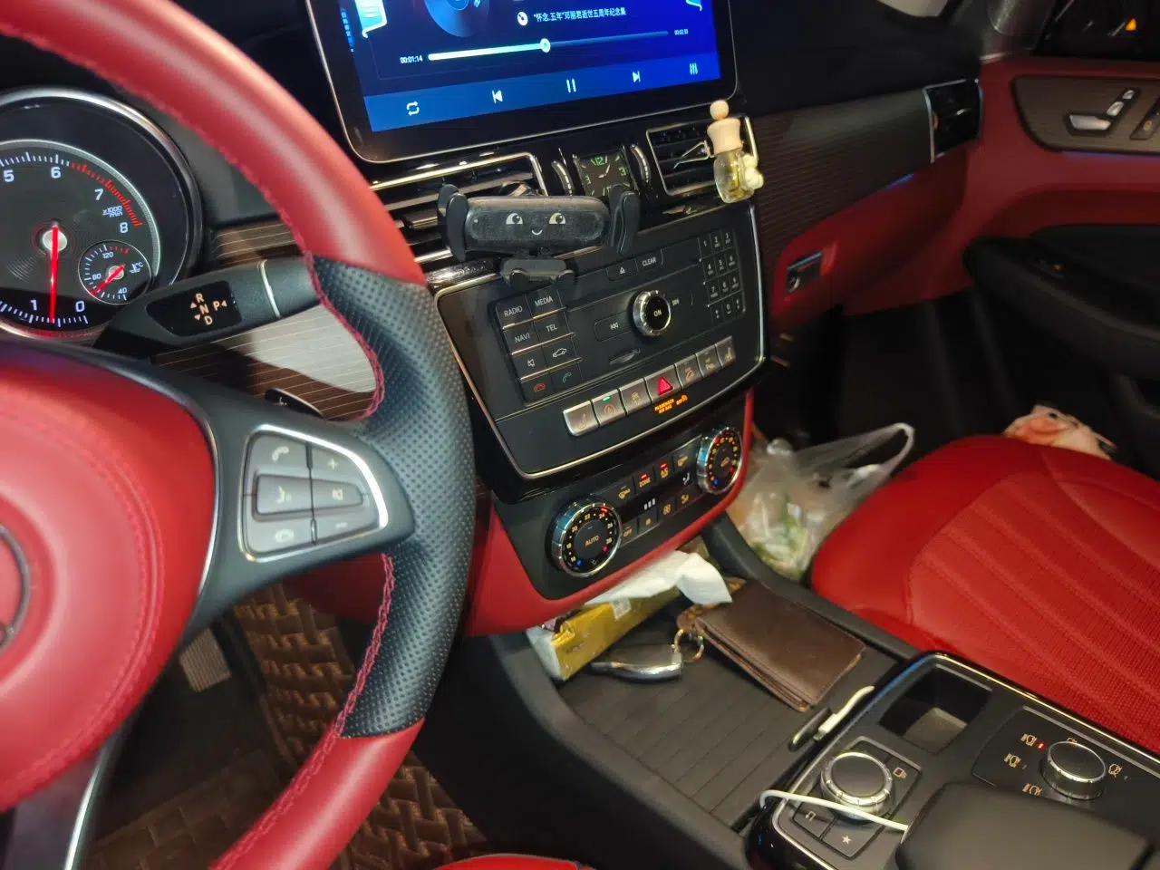 Mercedes-Benz GLE 2018 GLE 320 4MATIC Dynamic Edition Collector's Edition — миниатюра 14