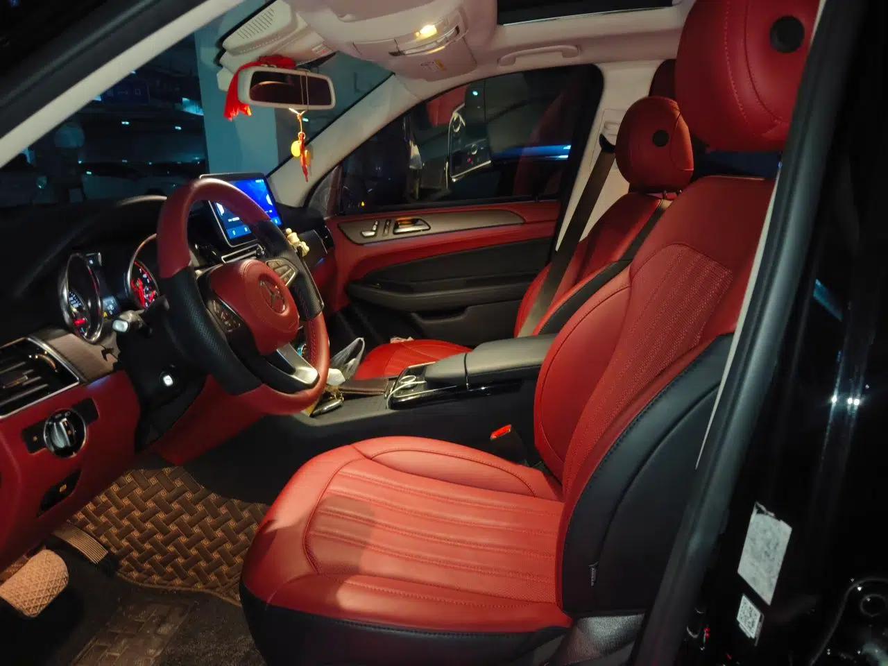 Mercedes-Benz GLE 2018 GLE 320 4MATIC Dynamic Edition Collector's Edition — миниатюра 15