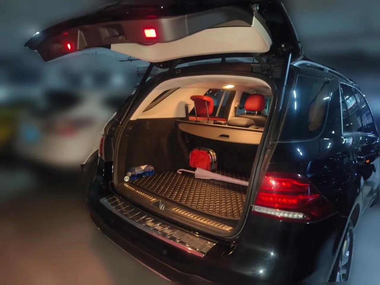 Mercedes-Benz GLE 2018 GLE 320 4MATIC Dynamic Edition Collector's Edition — миниатюра 19