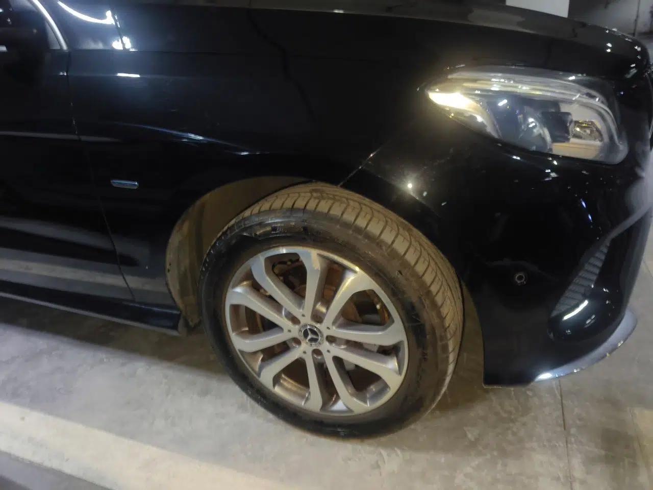 Mercedes-Benz GLE 2018 GLE 320 4MATIC Dynamic Edition Collector's Edition — миниатюра 8