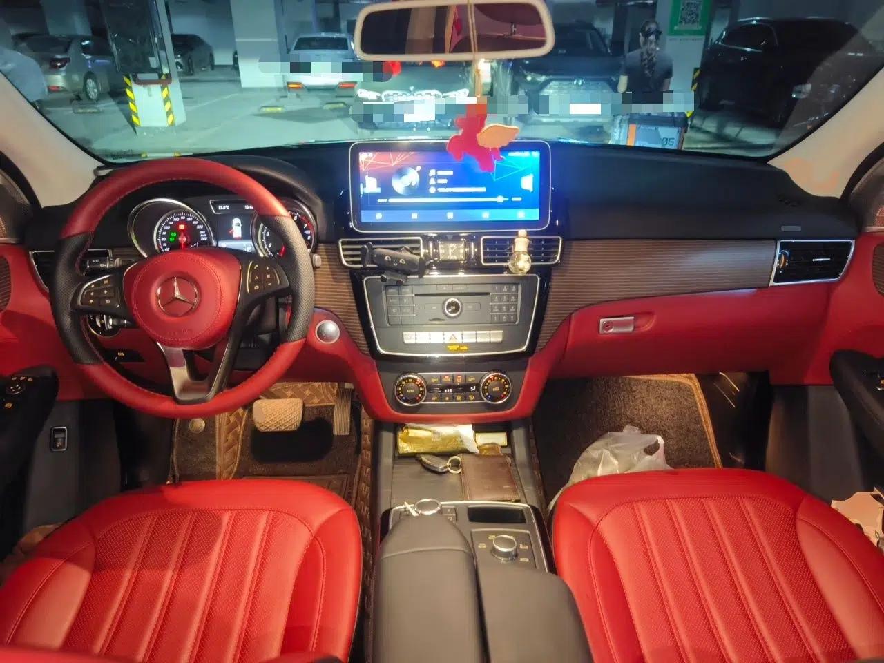 Mercedes-Benz GLE 2018 GLE 320 4MATIC Dynamic Edition Collector's Edition — миниатюра 9