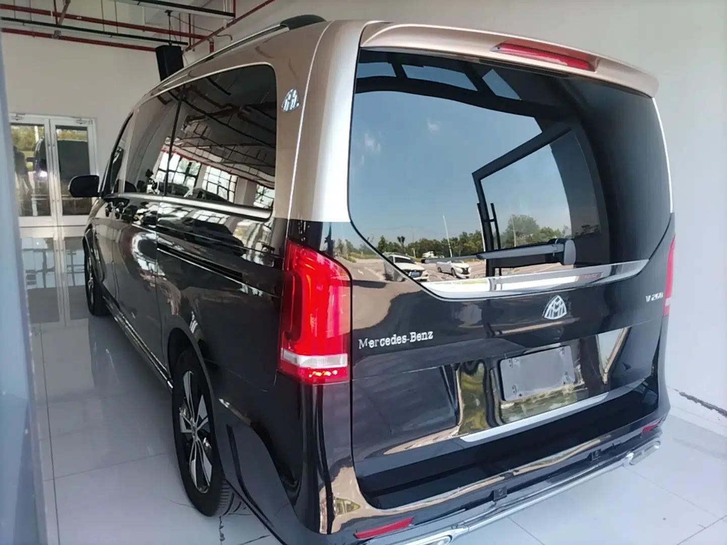 Mercedes-Benz V-Class 2021 V 260 Prestige Edition — миниатюра 4