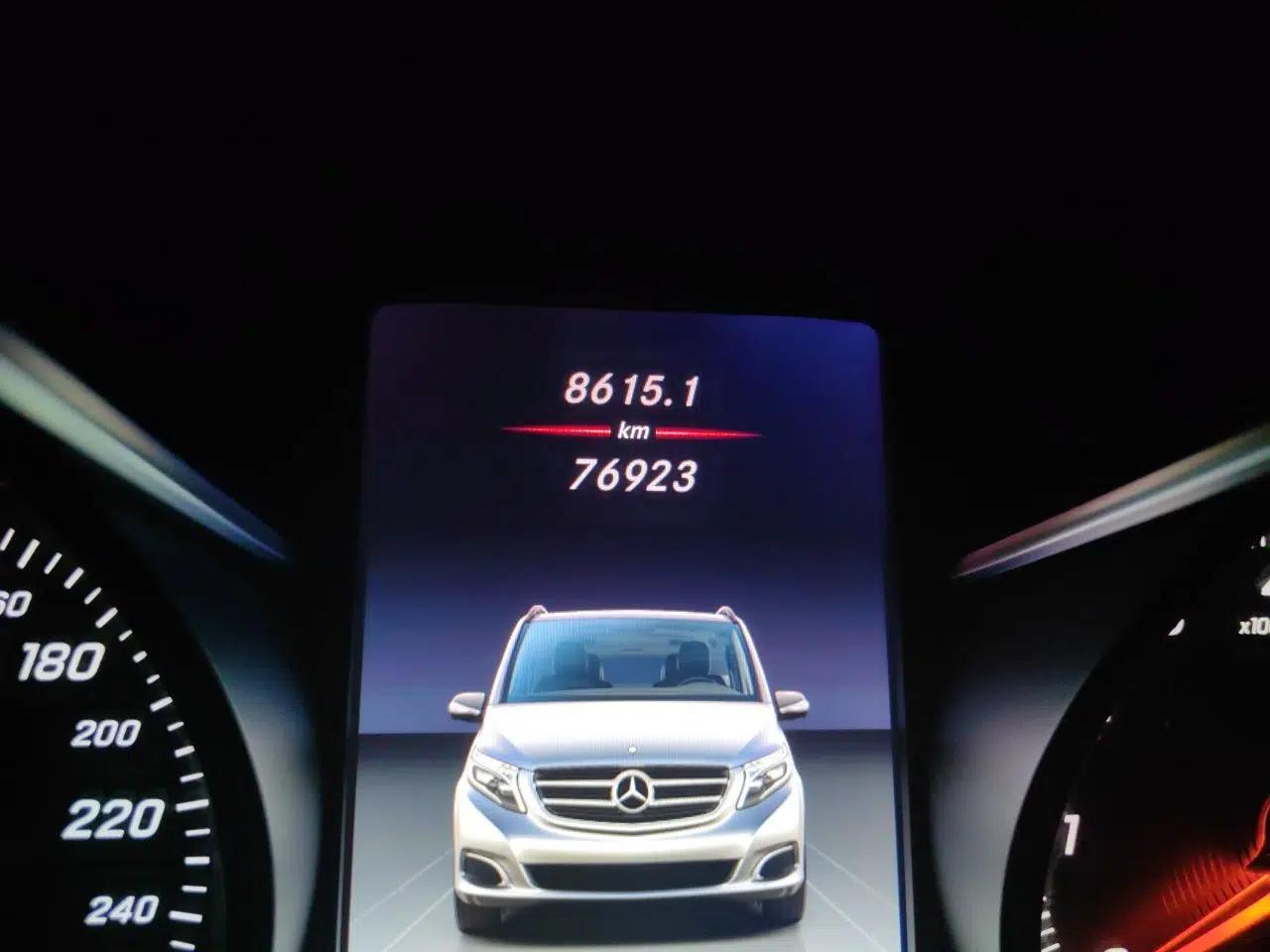 Mercedes-Benz V-Class Mercedes-Benz V250, registered in 2019, 2.0-liter automatic, 7-seater, imported (factory-modified). — миниатюра 12