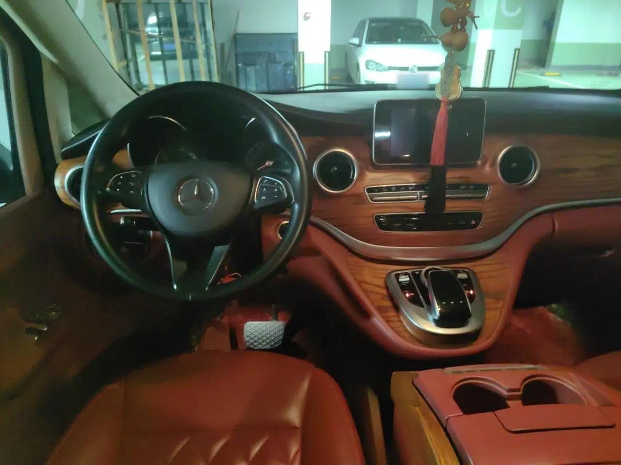 Mercedes-Benz V-Class Mercedes-Benz V250, registered in 2019, 2.0-liter automatic, 7-seater, imported (factory-modified). — миниатюра 9