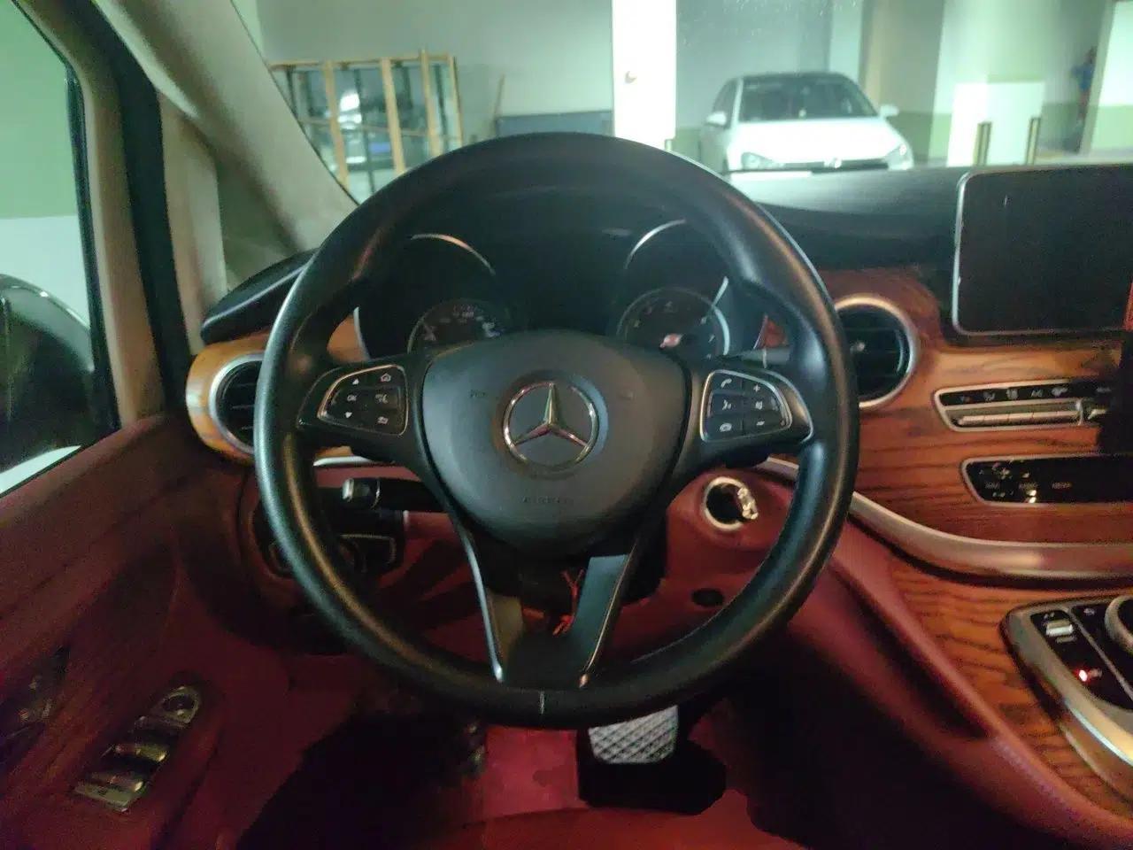 Mercedes-Benz V-Class Mercedes-Benz V250, registered in 2019, 2.0-liter automatic, 7-seater, imported (factory-modified). — миниатюра 10