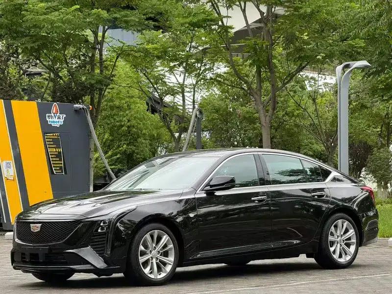 2024 Cadillac CT5 28T Luxury Pro — миниатюра 1